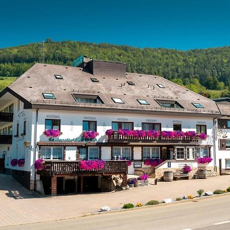 Landhotel Loewen Blumberg Eksteriør billede
