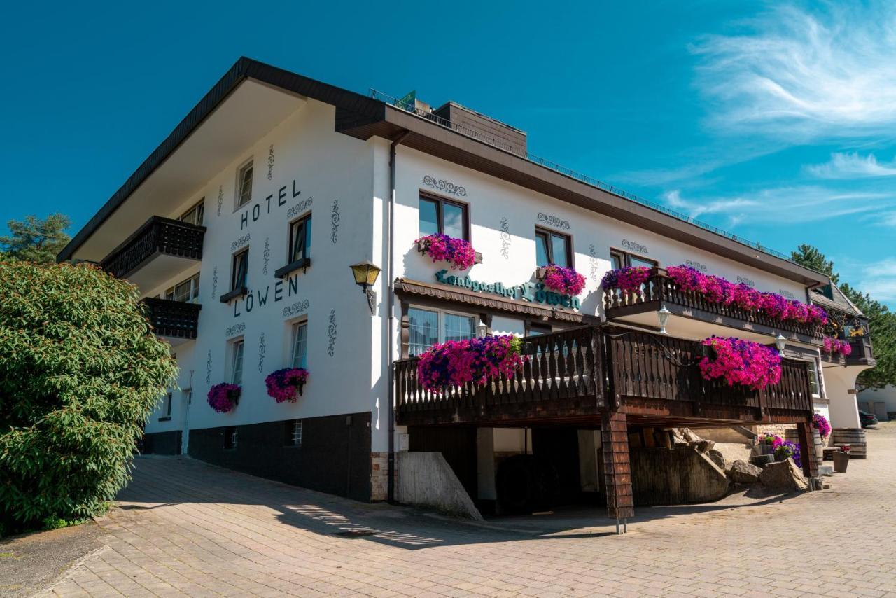 Landhotel Loewen Blumberg Eksteriør billede