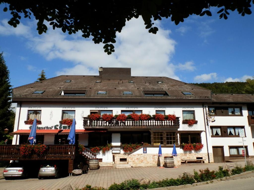 Landhotel Loewen Blumberg Eksteriør billede